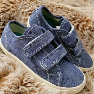 Kids SNEAKERS by Seavees. Saltwashed cotton convas in light blue denim.